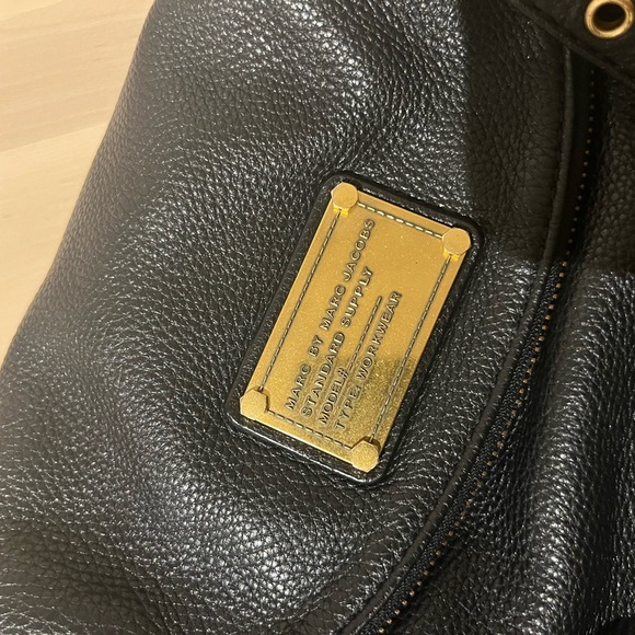 Marc Jacobs Natasha Black Crossbody Bag with Gold Details - Picture 5 of 12